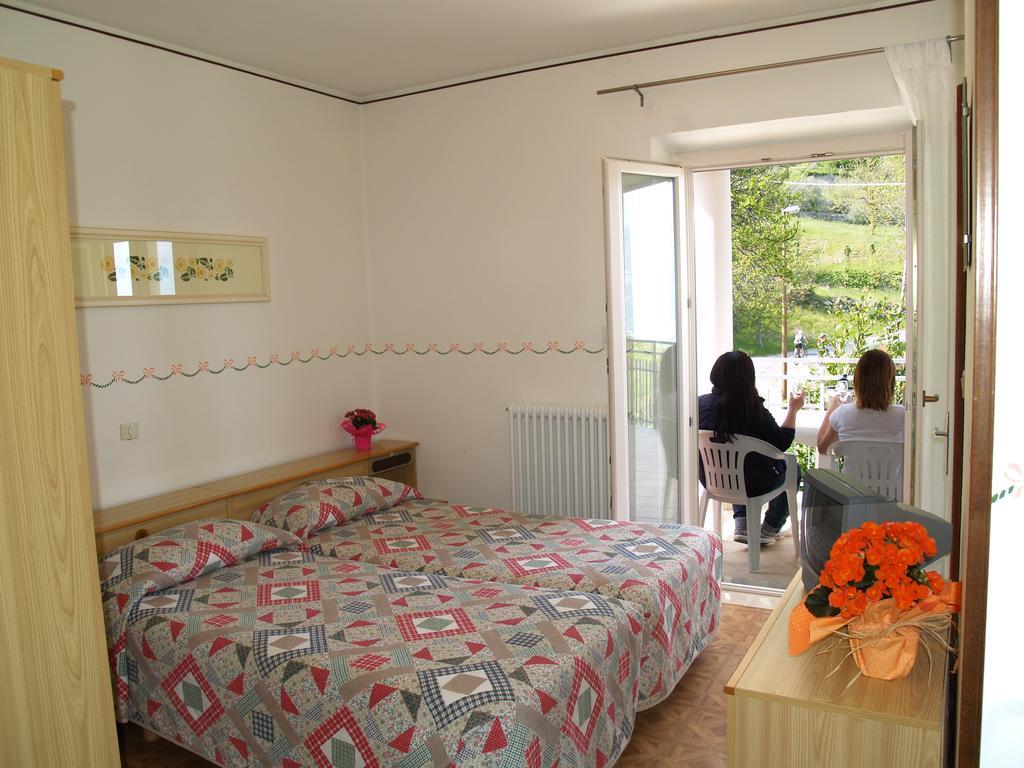 Hotel Rosalpina Riva del Garda Exterior foto